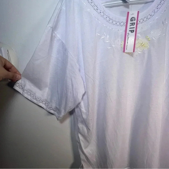 Women’s White Blouse - Picture 4 of 7